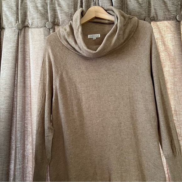 Joseph A Tan Wool Blend Turtleneck Sweater Size Medium - Picture 5 of 12